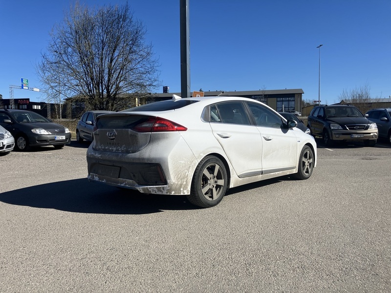Hyundai IONIQ plug-in vaihtoauto