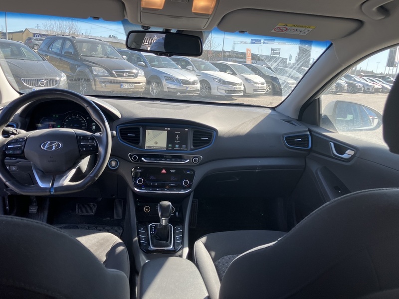 Hyundai IONIQ plug-in vaihtoauto
