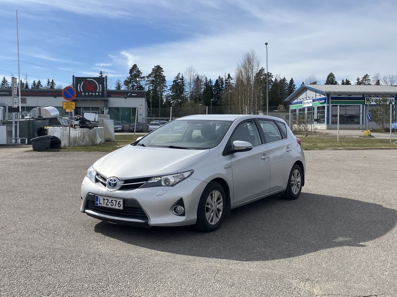 Toyota Auris vaihtoauto