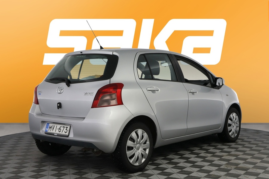 Toyota Yaris vaihtoauto