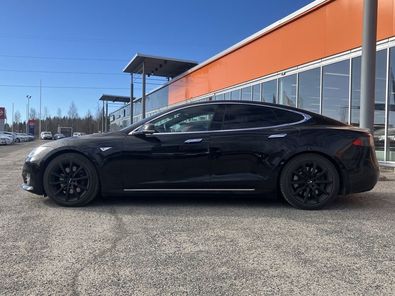 Tesla Model S vaihtoauto