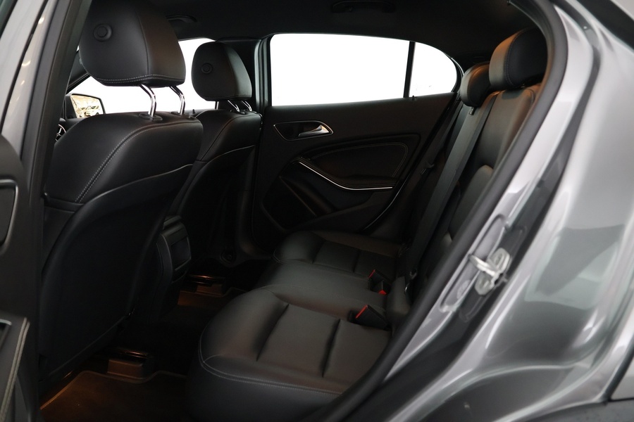 Mercedes-Benz GLA vaihtoauto