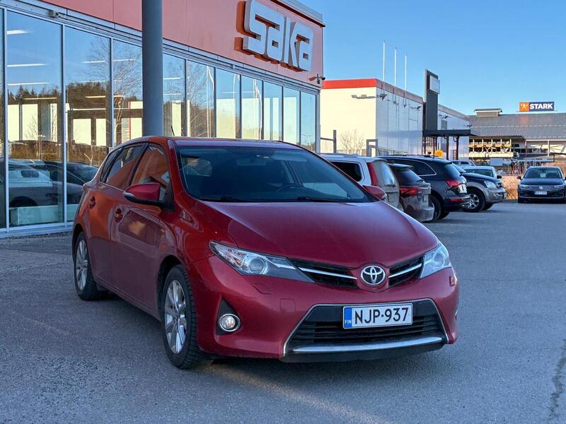 Toyota Auris vaihtoauto