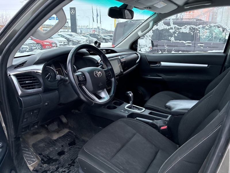 Toyota Hilux vaihtoauto