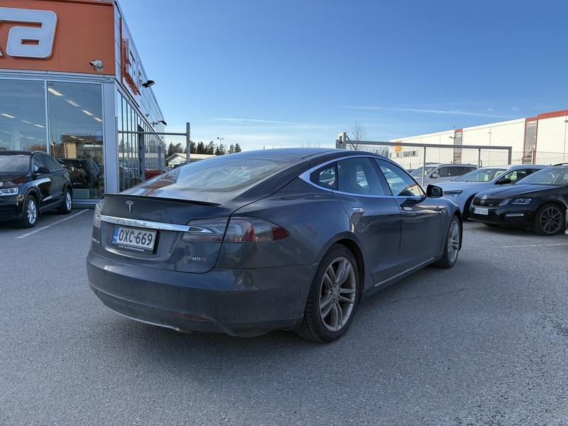 Tesla Model S vaihtoauto