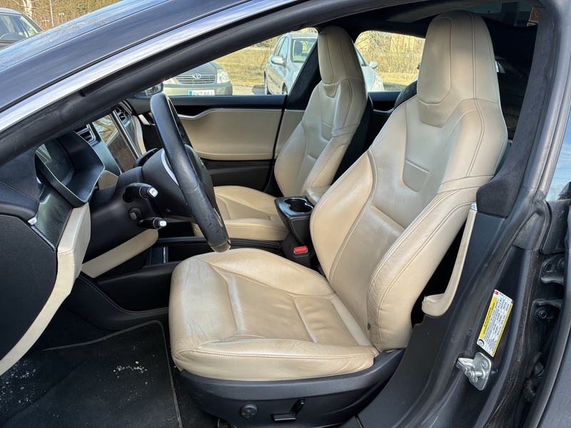 Tesla Model S vaihtoauto