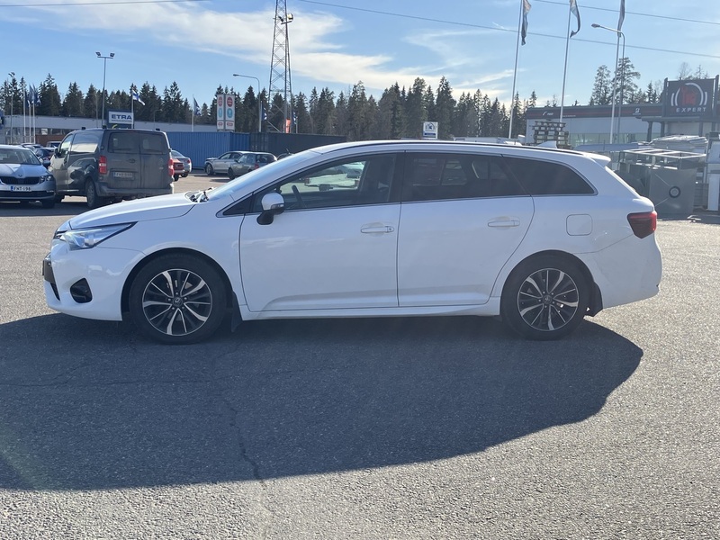 Toyota Avensis vaihtoauto