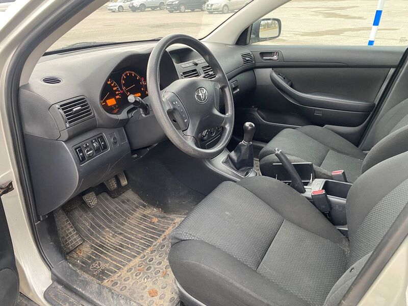 Toyota Avensis vaihtoauto