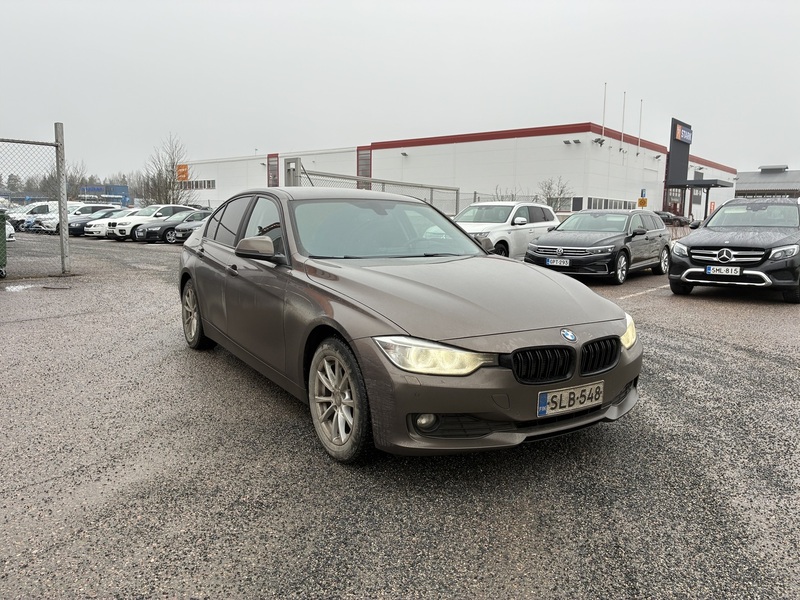 BMW 320 vaihtoauto