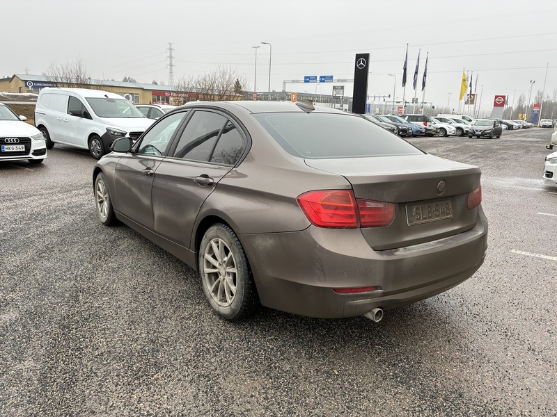 BMW 320 vaihtoauto
