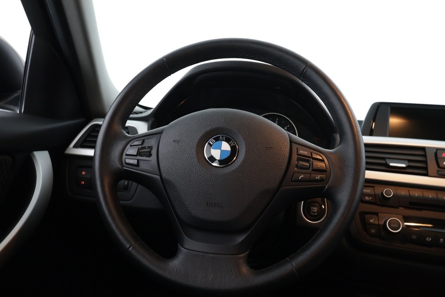 BMW 320 vaihtoauto
