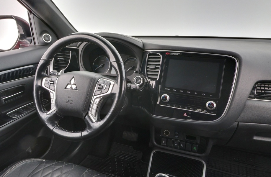 Mitsubishi Outlander PHEV vaihtoauto