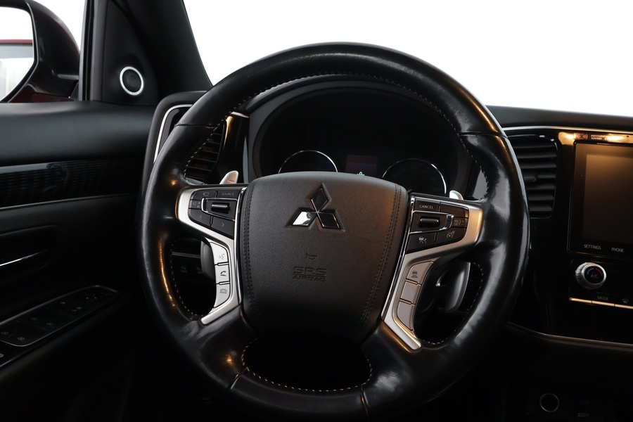 Mitsubishi Outlander PHEV vaihtoauto