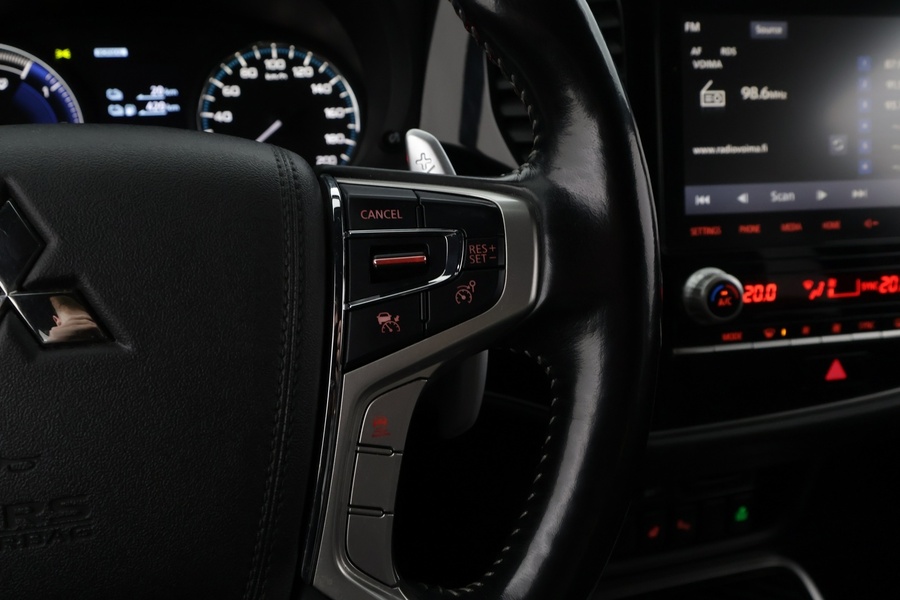 Mitsubishi Outlander PHEV vaihtoauto