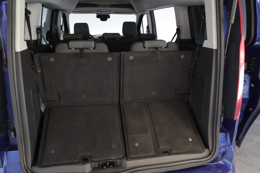 Ford Grand Tourneo Connect vaihtoauto