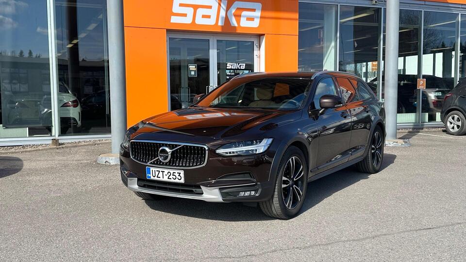 Volvo V90 Cross Country vaihtoauto