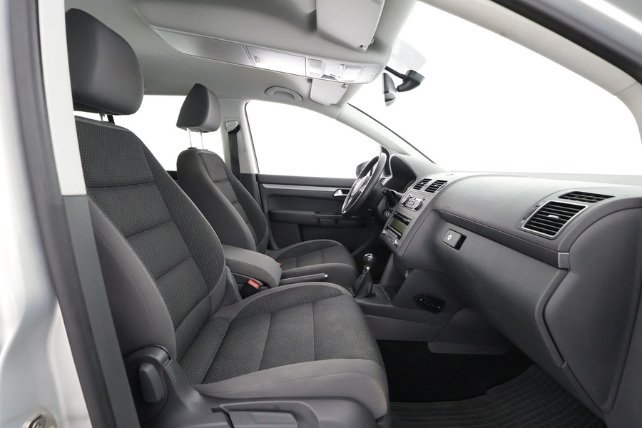 Volkswagen Touran vaihtoauto