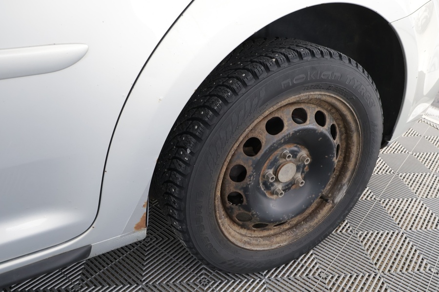 Volkswagen Touran vaihtoauto