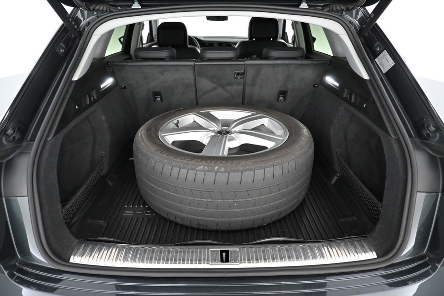 Audi Q8 e-tron vaihtoauto