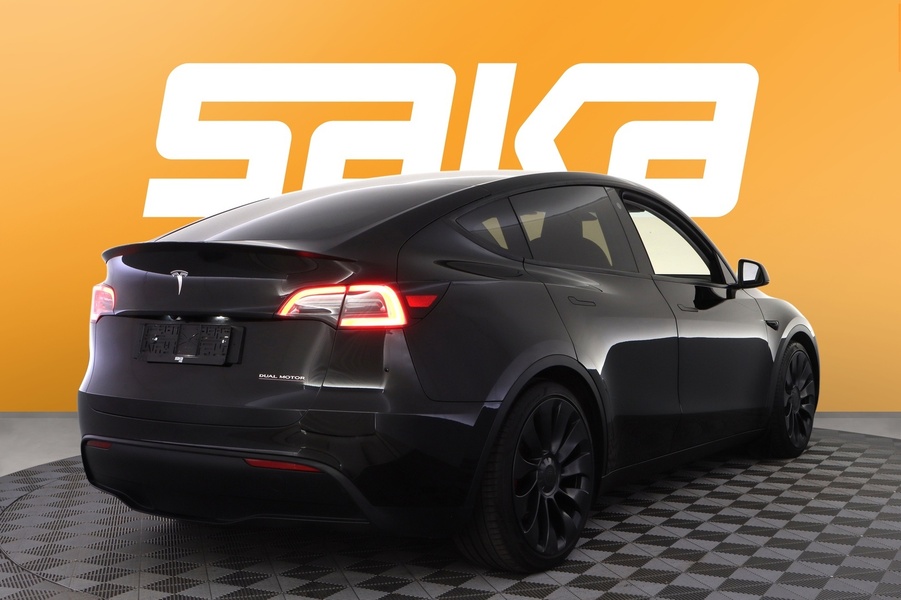 Tesla Model Y vaihtoauto
