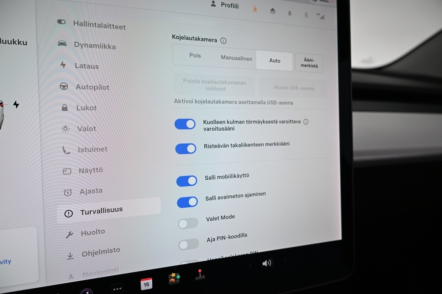 Tesla Model 3 vaihtoauto
