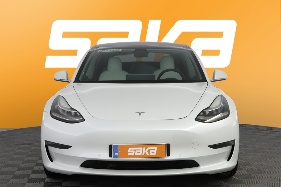 Tesla Model 3 vaihtoauto