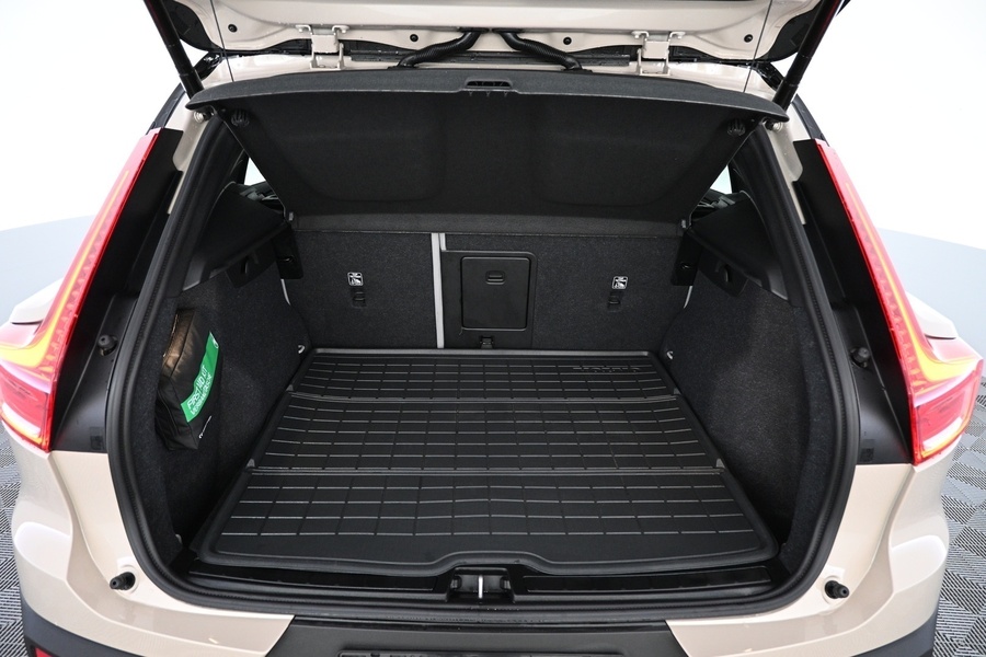 Volvo EX40 vaihtoauto