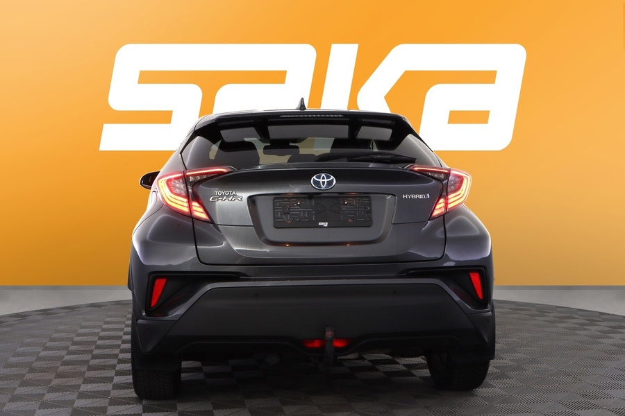 Toyota C-HR vaihtoauto
