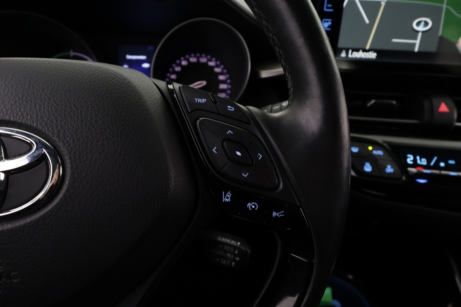 Toyota C-HR vaihtoauto