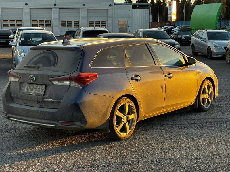 Toyota Auris vaihtoauto