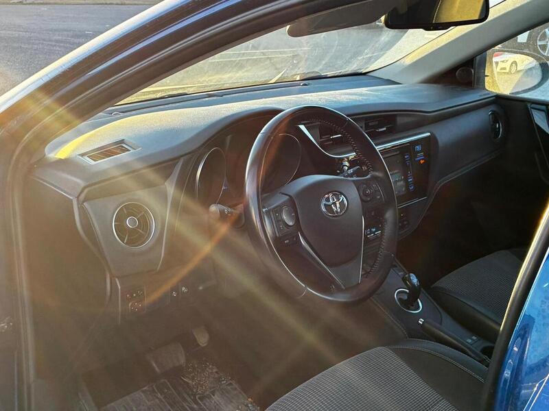 Toyota Auris vaihtoauto