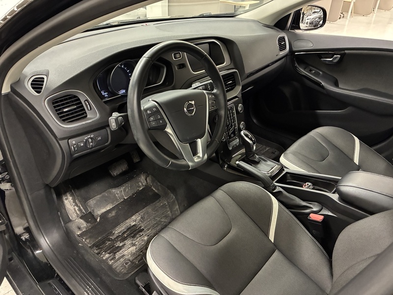 Volvo V40 Cross Country vaihtoauto