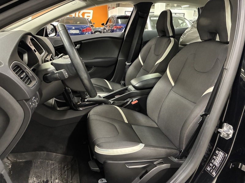 Volvo V40 Cross Country vaihtoauto