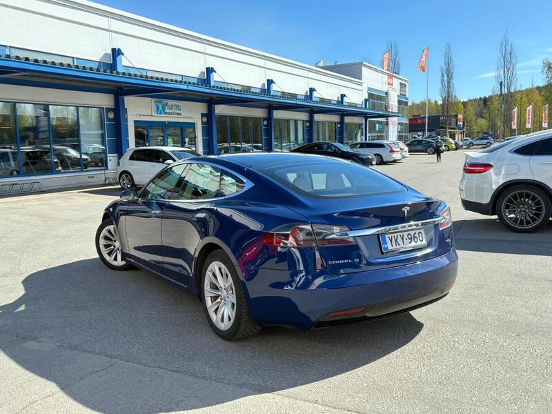 Tesla Model S vaihtoauto