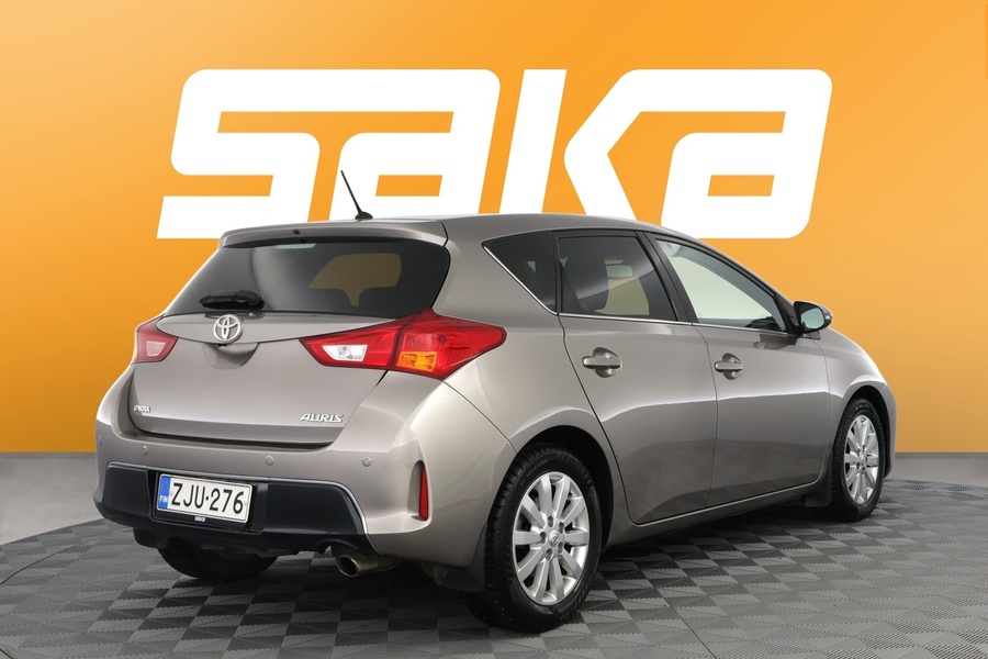 Toyota Auris vaihtoauto