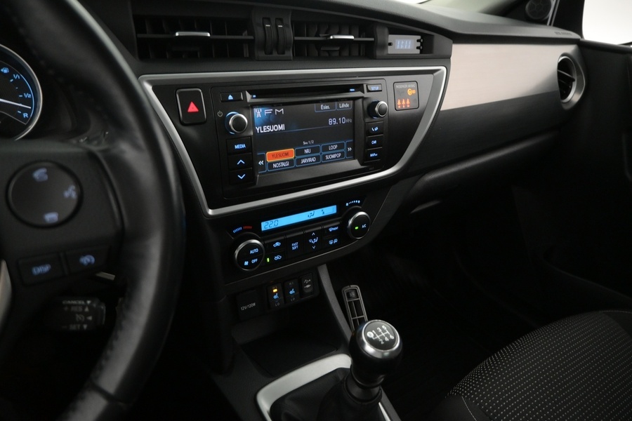 Toyota Auris vaihtoauto