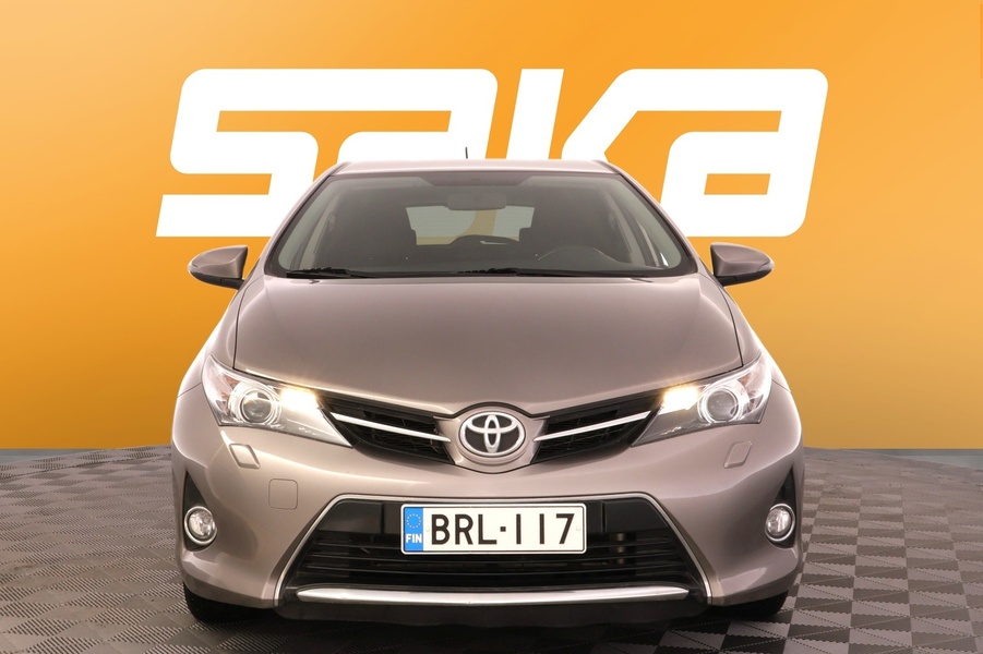 Toyota Auris vaihtoauto