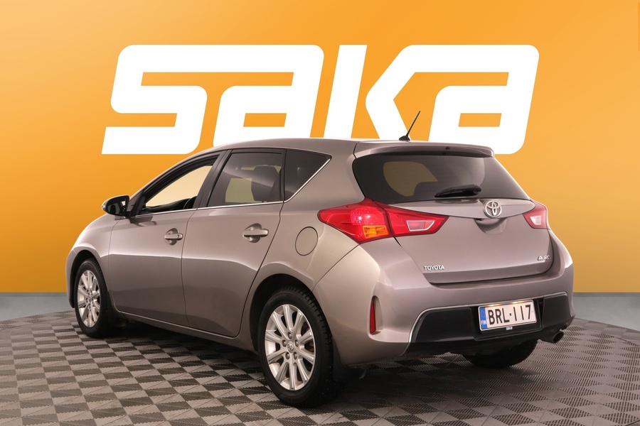 Toyota Auris vaihtoauto