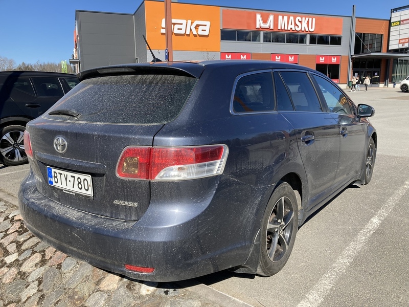 Toyota Avensis vaihtoauto