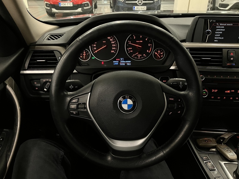 BMW 320 vaihtoauto