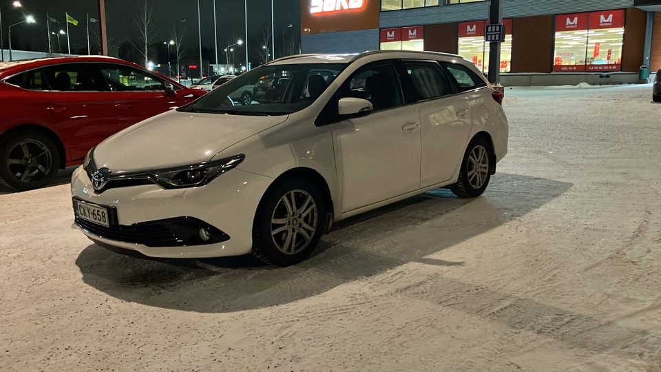Toyota Auris vaihtoauto