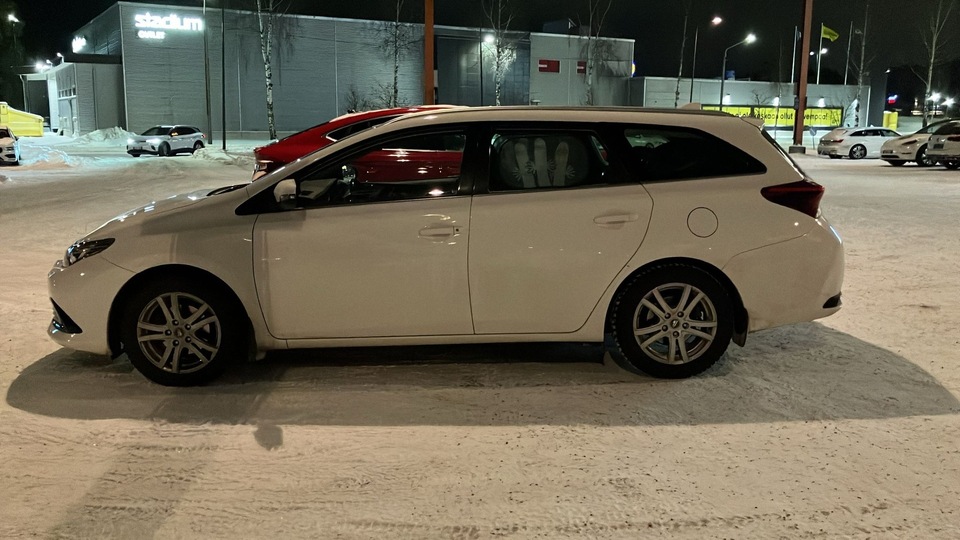 Toyota Auris vaihtoauto