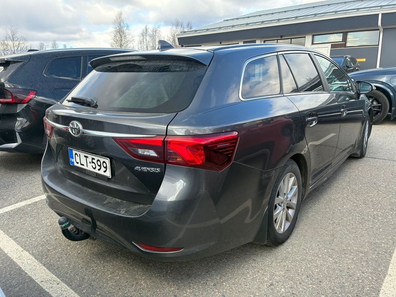 Toyota Avensis vaihtoauto