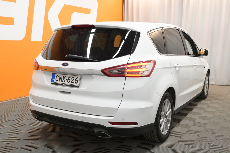 Ford S-MAX vaihtoauto