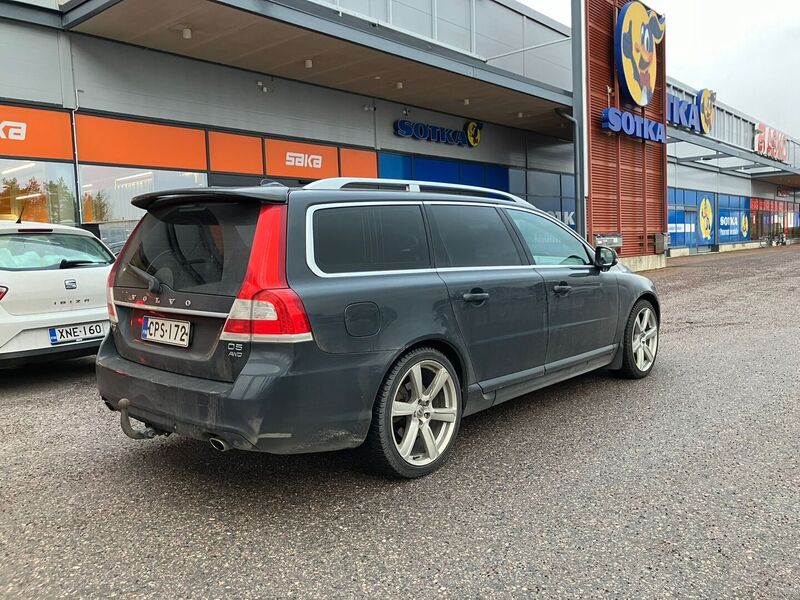 Volvo V70 vaihtoauto