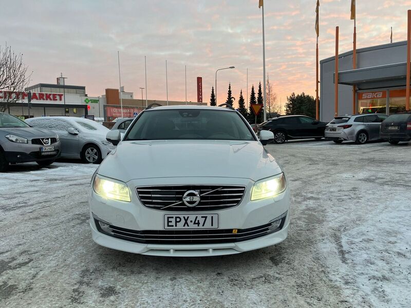 Volvo V70 vaihtoauto