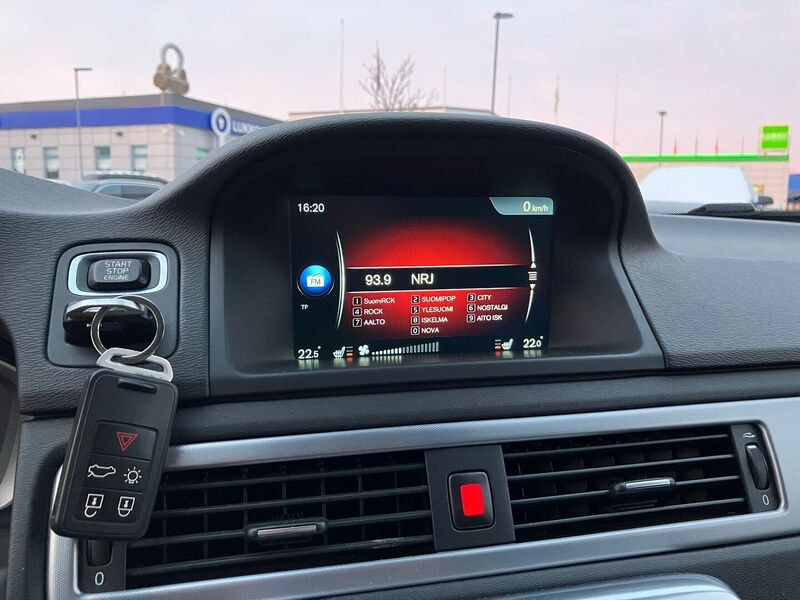 Volvo V70 vaihtoauto