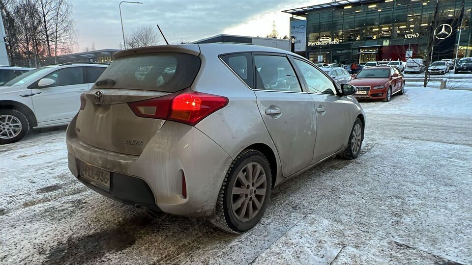Toyota Auris vaihtoauto
