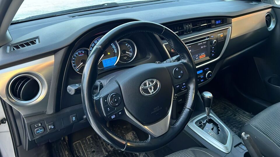 Toyota Auris vaihtoauto