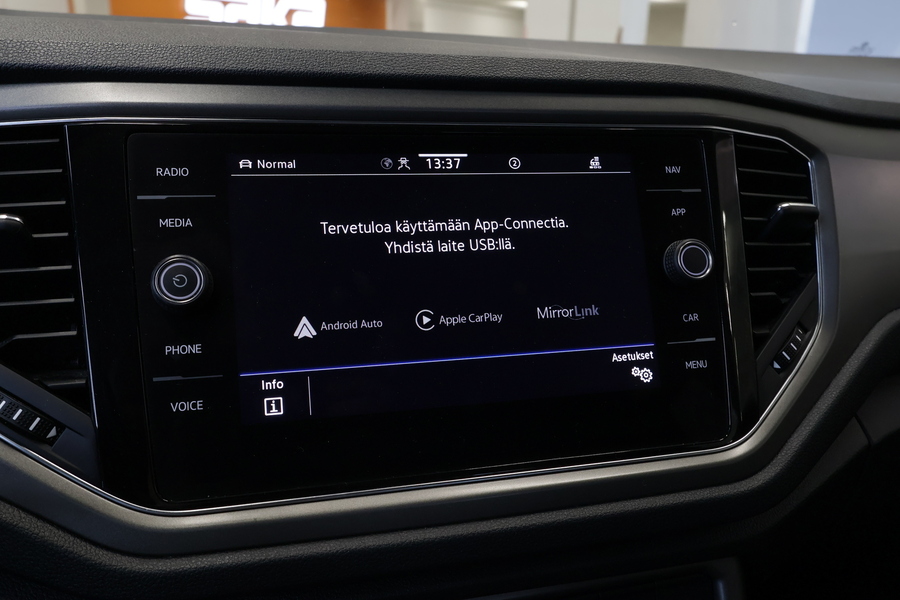 Volkswagen T-Roc vaihtoauto